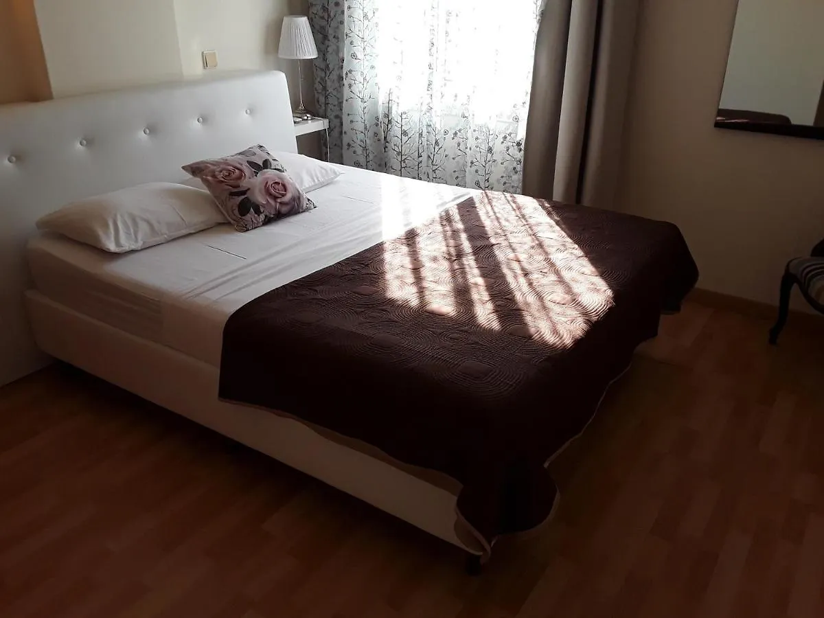 Malfred Apartment Larnaca Kıbrıs